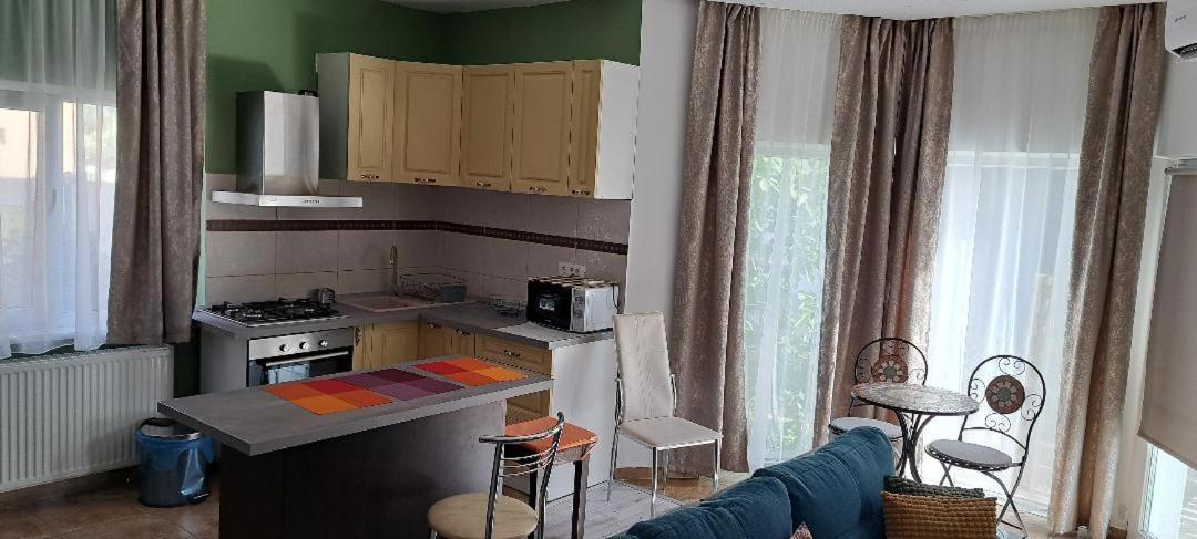 Casa Alba Hotell Năvodari Exteriör bild